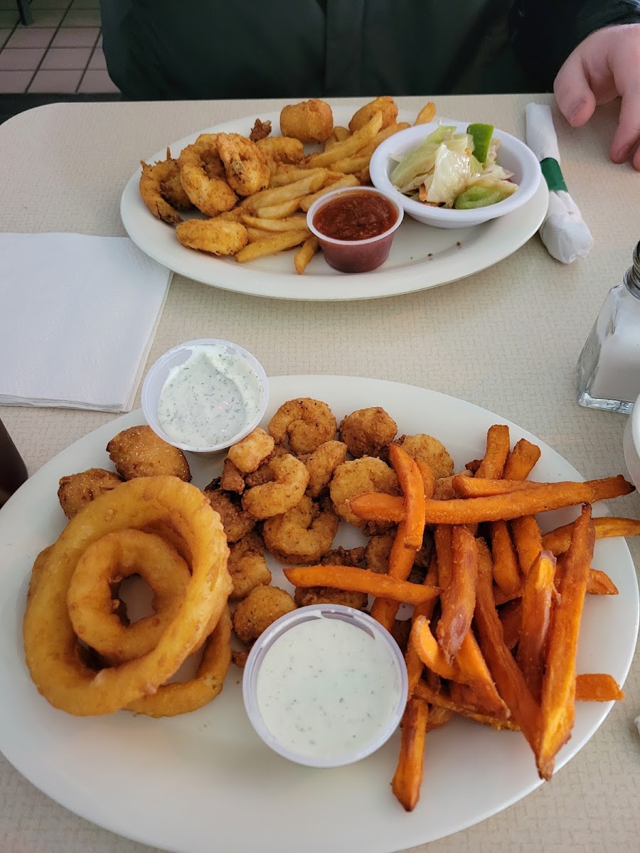 Jan's Beach House Grill Photo 10
