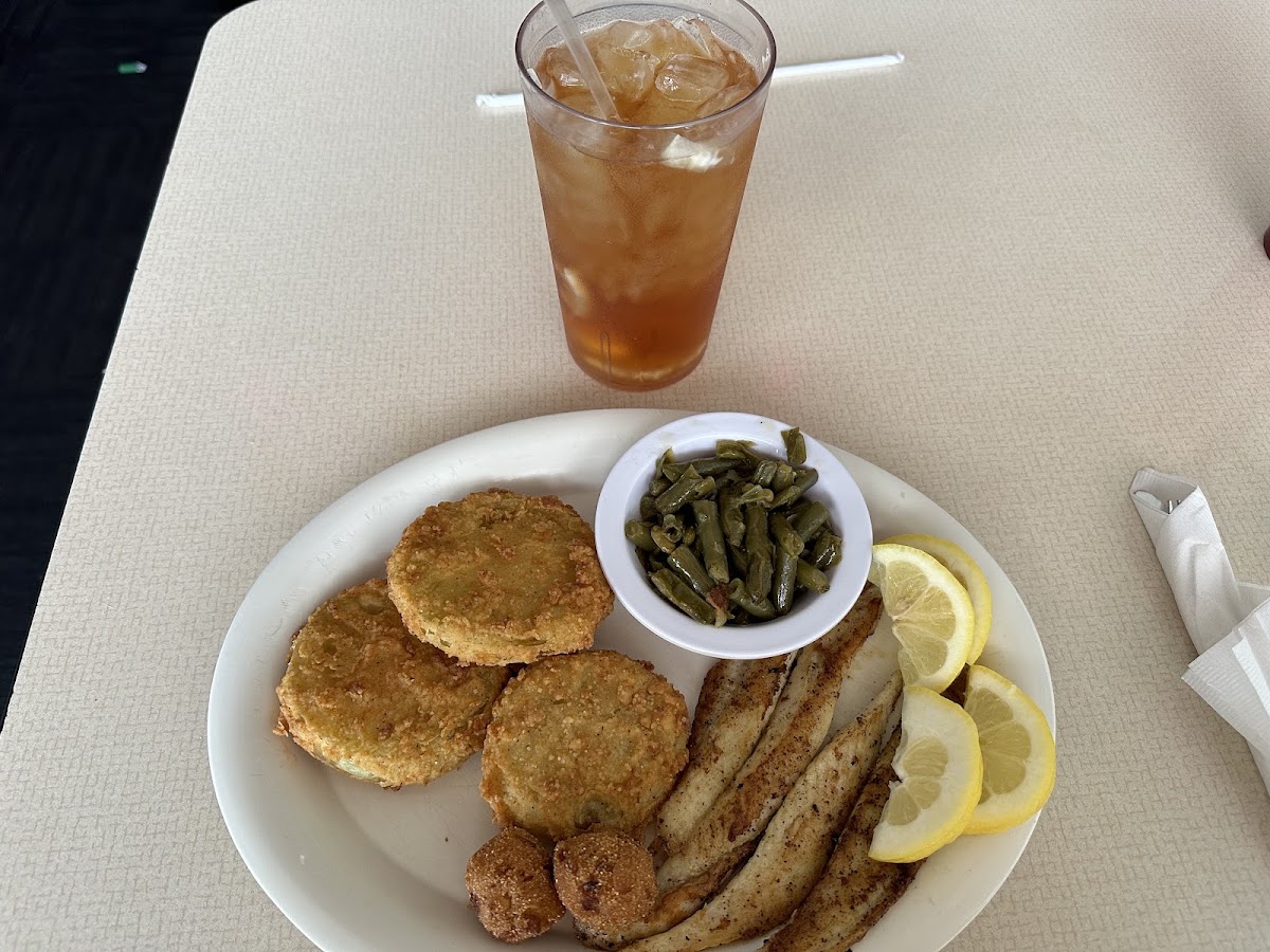 Jan's Beach House Grill Photo 2